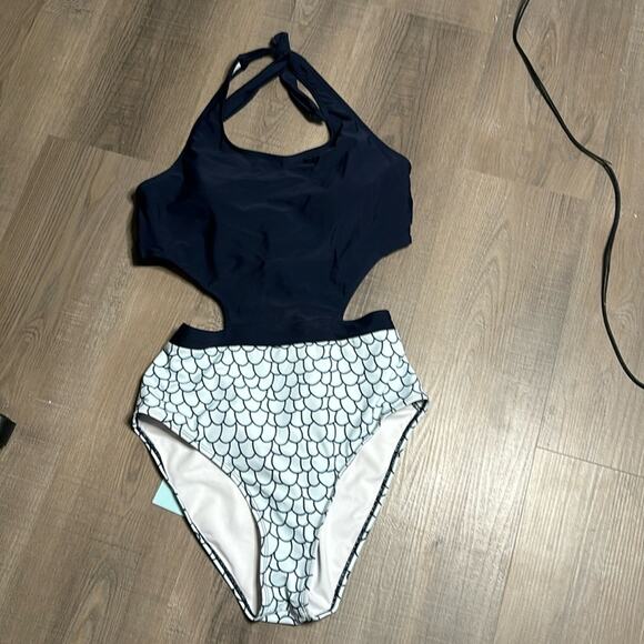 Cupshe Navy Blue Halter Bathing Suit Middle Cutout Padded Top Size Large - Picture 10 of 10